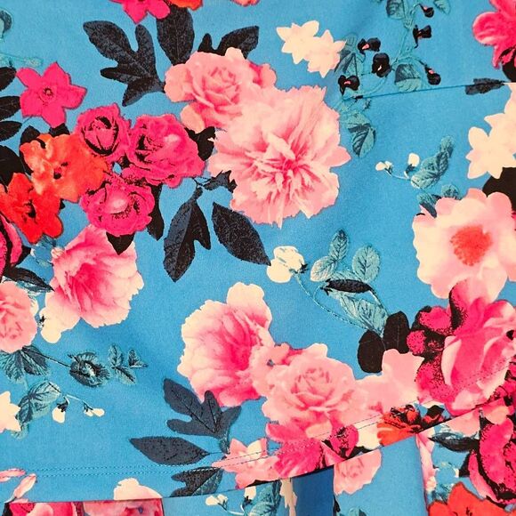 NWT Torrid Womens Blue Floral Mini Scuba Skater Skirt Set 1X - Picture 5 of 6